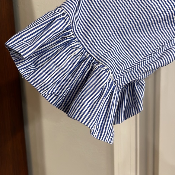 Crown & Ivy Size Medium Blue and White Pinstriped. - Picture 4 of 8